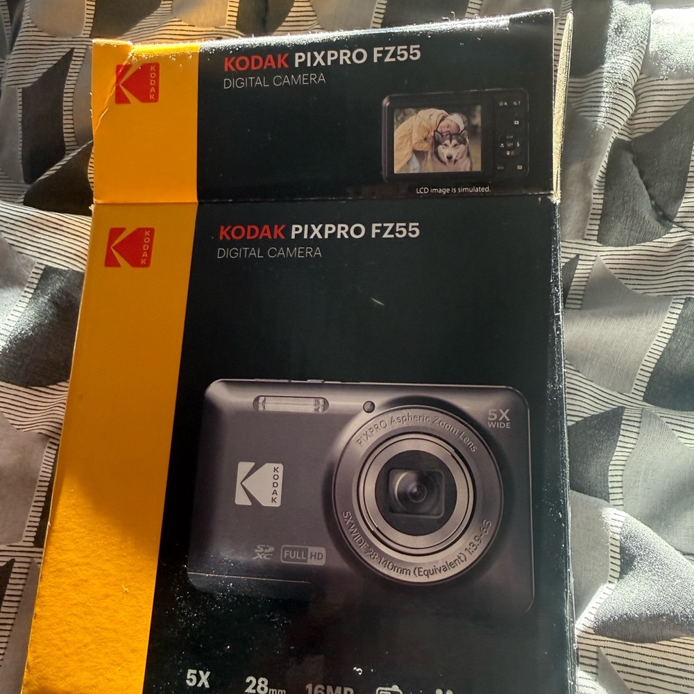 Kodak PIXPRO FZ55 Compact Digital Camera in Black and Yellow Box